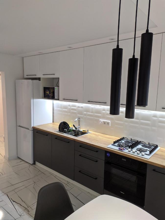 קרופיבניצקי Cozy 75 Apart In Center - 2Х Кімнатна Квартира В Центрі Кропивницького מראה חיצוני תמונה