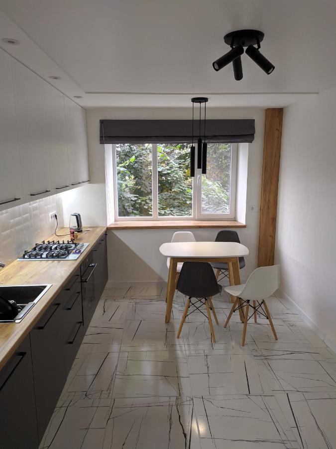 קרופיבניצקי Cozy 75 Apart In Center - 2Х Кімнатна Квартира В Центрі Кропивницького מראה חיצוני תמונה
