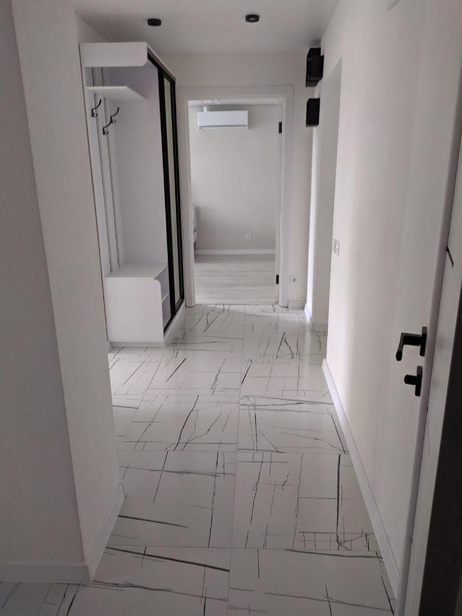 קרופיבניצקי Cozy 75 Apart In Center - 2Х Кімнатна Квартира В Центрі Кропивницького מראה חיצוני תמונה